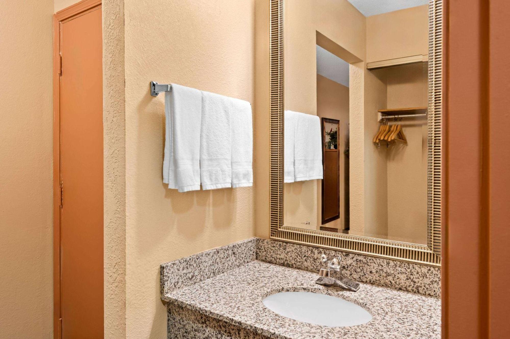 Econo Lodge Lebanon Esterno foto